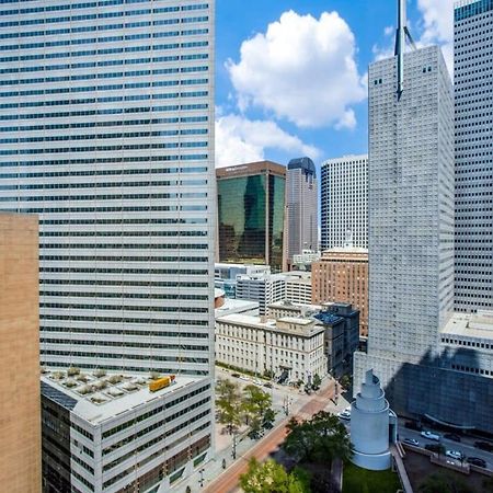 22Nd Fl Bold Cozysuites With Pool, Gym Dallas Bagian luar foto