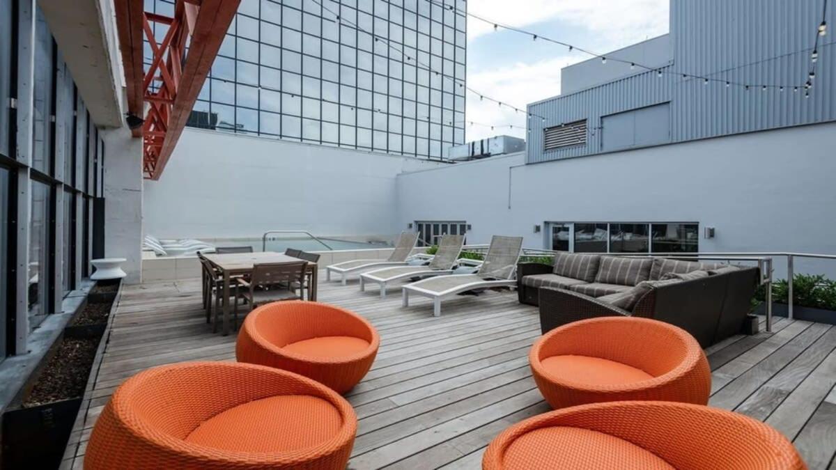 22Nd Fl Bold Cozysuites With Pool, Gym Dallas Bagian luar foto