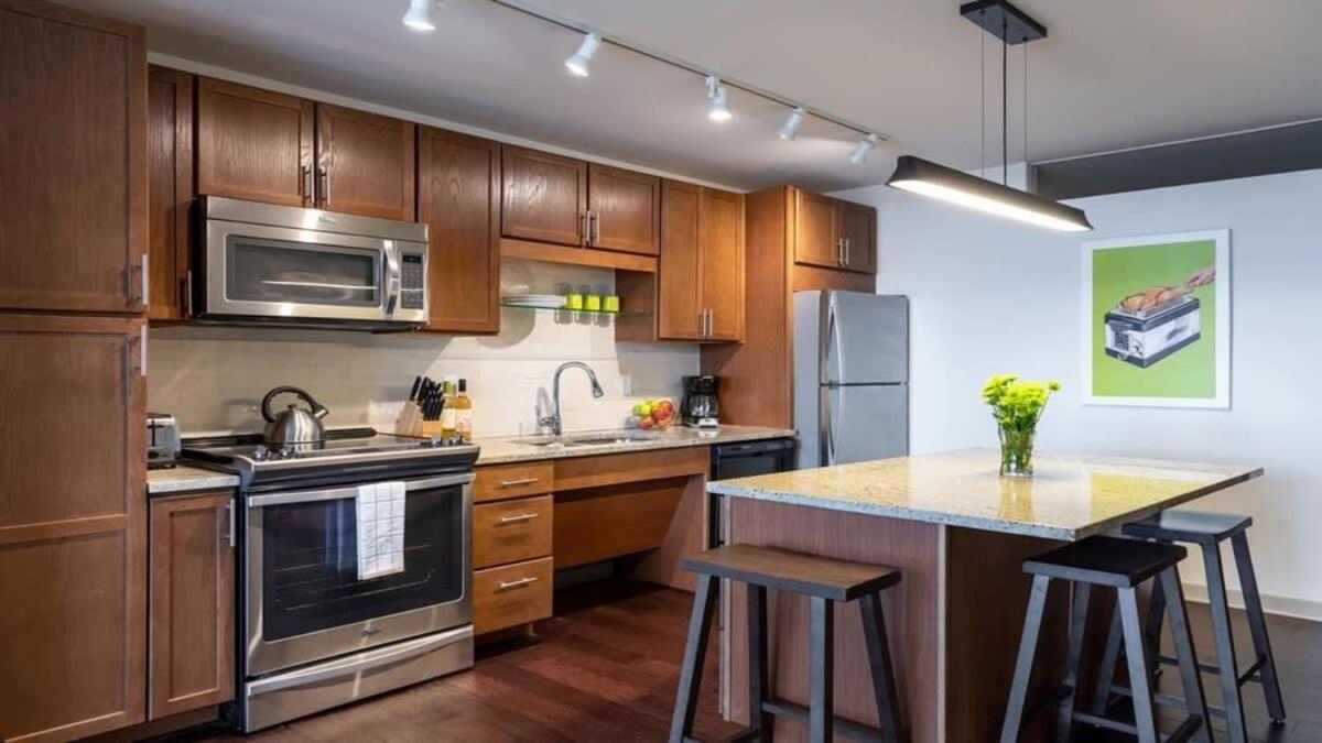 22Nd Fl Bold Cozysuites With Pool, Gym Dallas Bagian luar foto