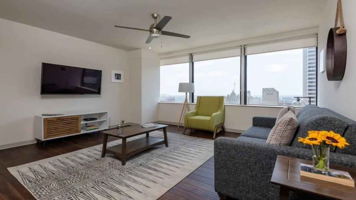22Nd Fl Bold Cozysuites With Pool, Gym Dallas Bagian luar foto